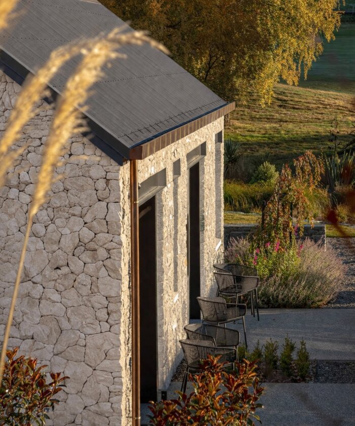 Origin Series Whitehaven free form loose random wall cladding with textured natural stone pieces in Brisbane QLD Australia