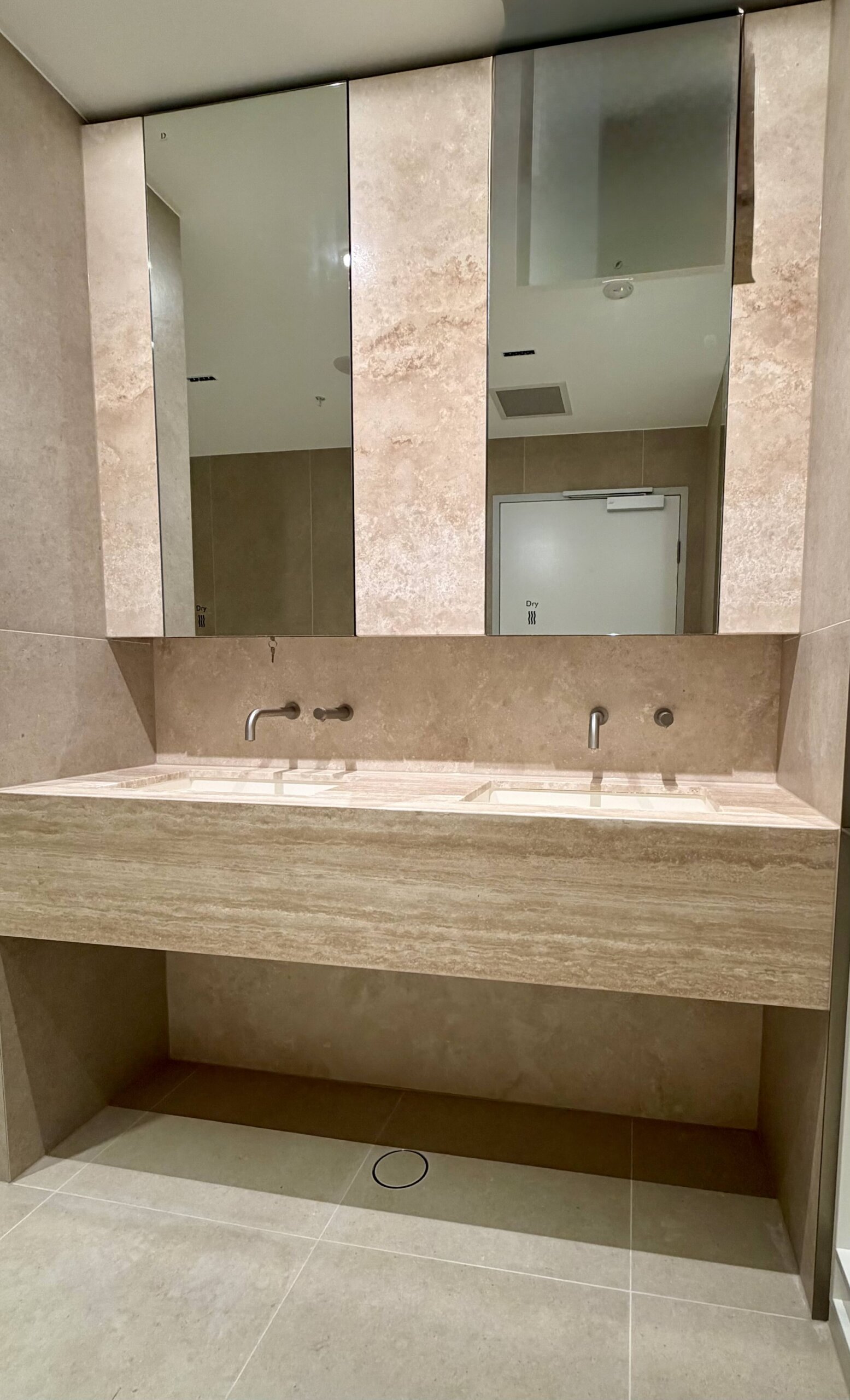 Travertine Cross-cut 20mm 2806 (New) - Image 3